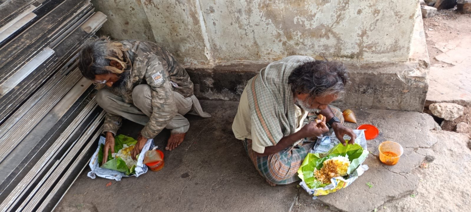 Feed Nation Foundation volunteers distributing food in Nagercoil, Tamil Nadu