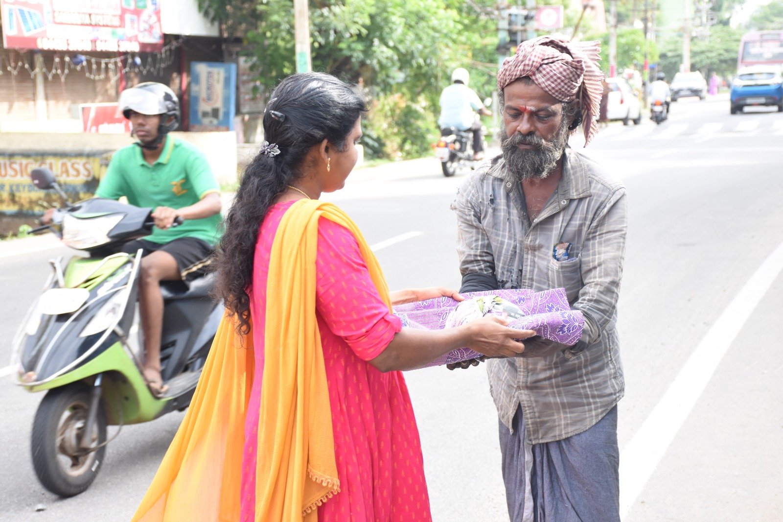 Feed Nation Foundation volunteers distributing food in Nagercoil, Tamil Nadu
